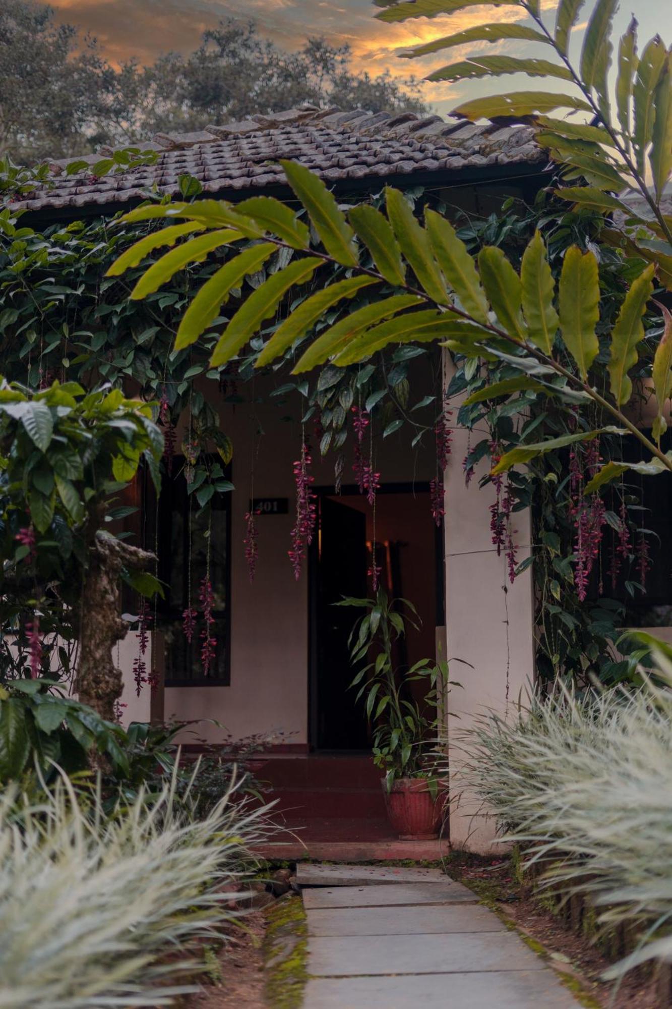 Magnolia Estates & Resorts Virajpet Exterior foto